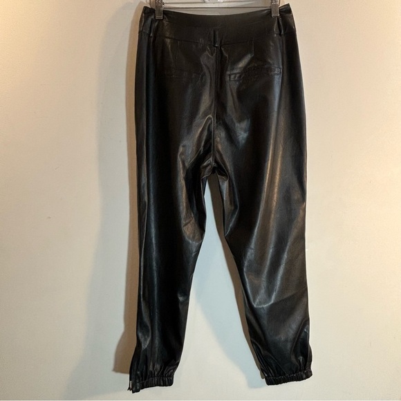PAIGE Sz 6 Faux Leather Pants Pleated Front Zipper Elastic Hem Pockets Vegan - Picture 8 of 14
